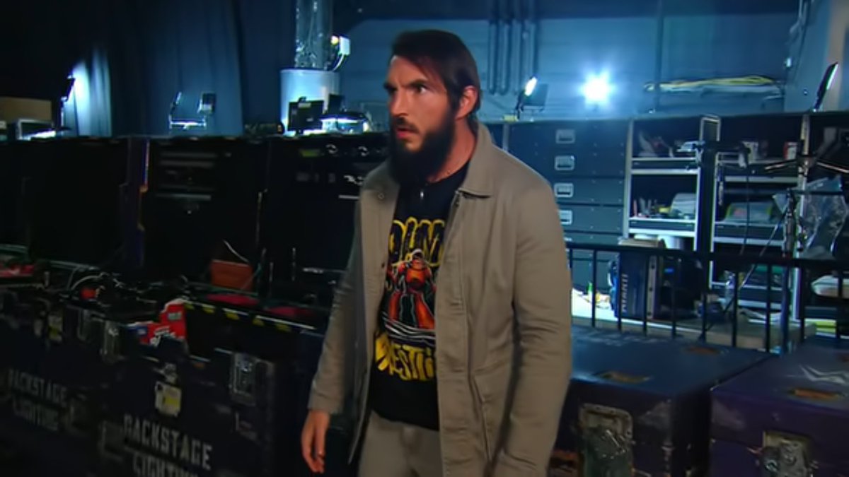 EliteClubS0B's tweet photo. CM Punk: “Johnny Wrestling, Did you fight your entire career to get here just to lay on a box? Did you fight your entire career to become World Champion? What do you say, Johnny Gargano vs. CM Punk tonight?”

Johnny Gargano: “Let’s do it.”

JOHNNY GARGANO HAS FINALLY STOOD UP FROM HIS PLANK AFTER 7 MONTHS 🤯

#SmackDown