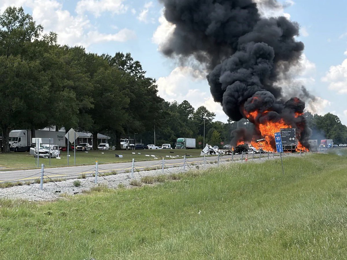ALLEXWEST's tweet photo. @FMCSA will investigate to the fullest extent and is working with Tennessee Highway Patrol to determine the carrier that allowed this man to have a license 
We have also issued subpoenas to the New York DMV to get the driving records of the driver and will fight for justice for https://t.co/wPDqOQ6Nyd