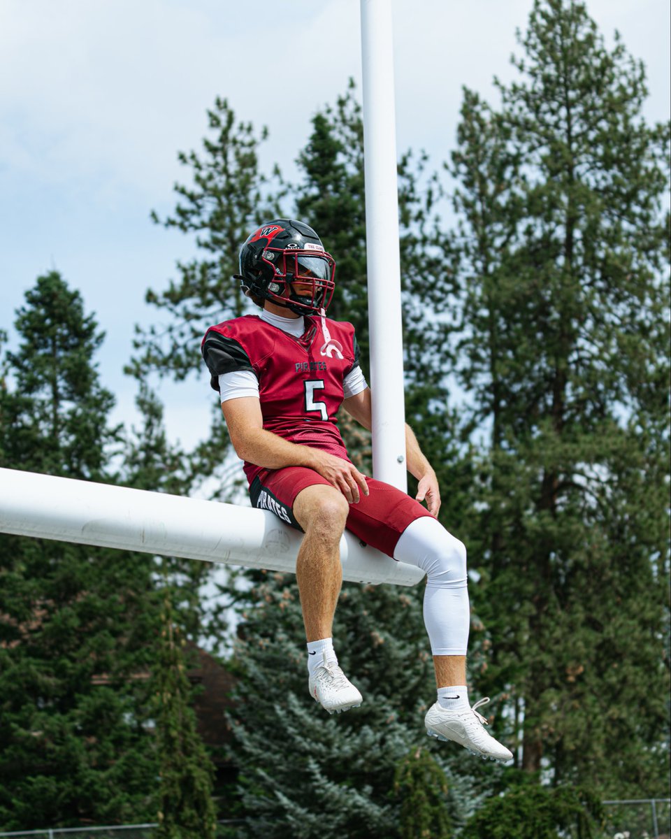 WhitworthFB's tweet photo. Week 1 Threads! 🔴🔴⚪️ https://t.co/ZeBReXkrDB
