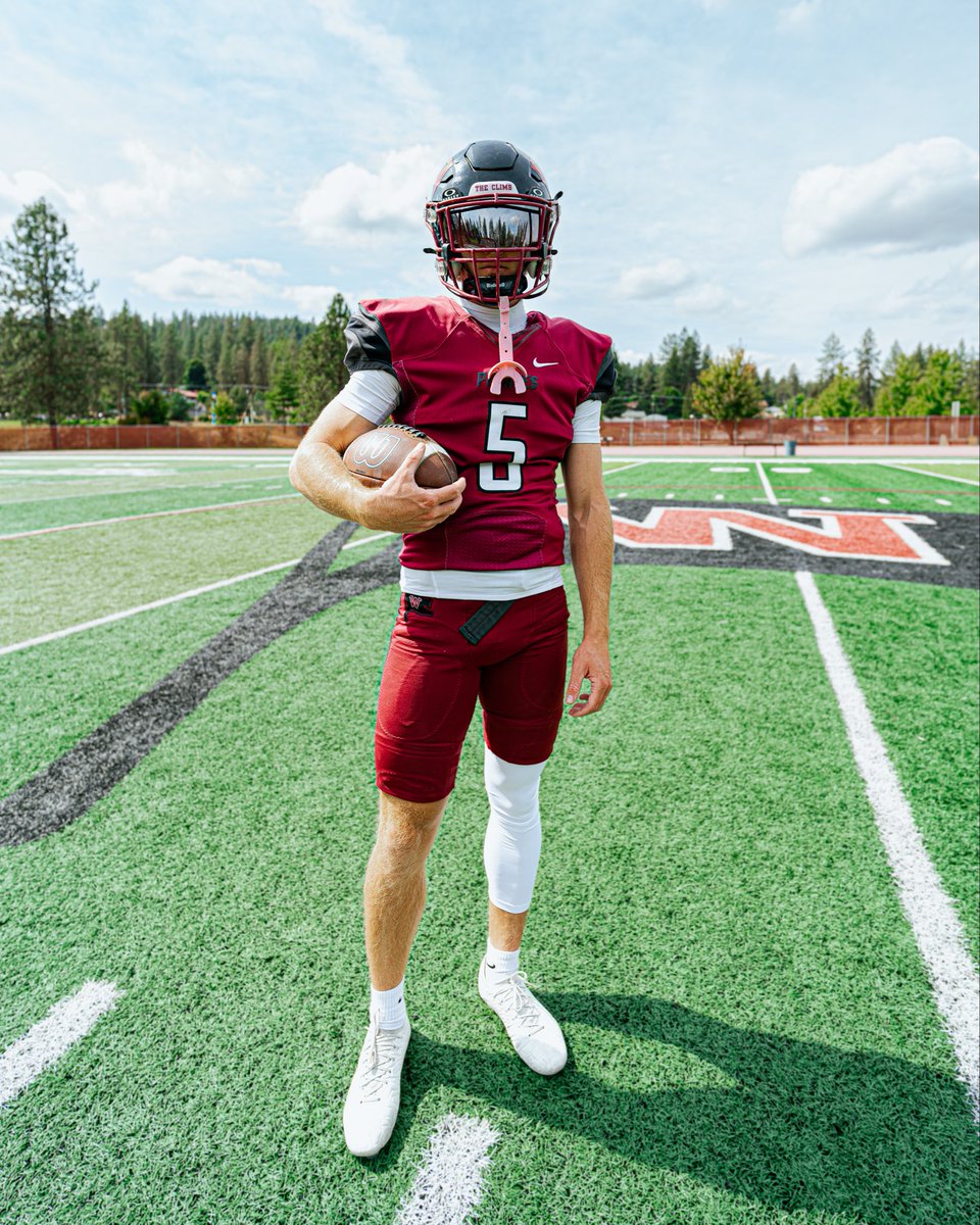 WhitworthFB's tweet photo. Week 1 Threads! 🔴🔴⚪️ https://t.co/ZeBReXkrDB