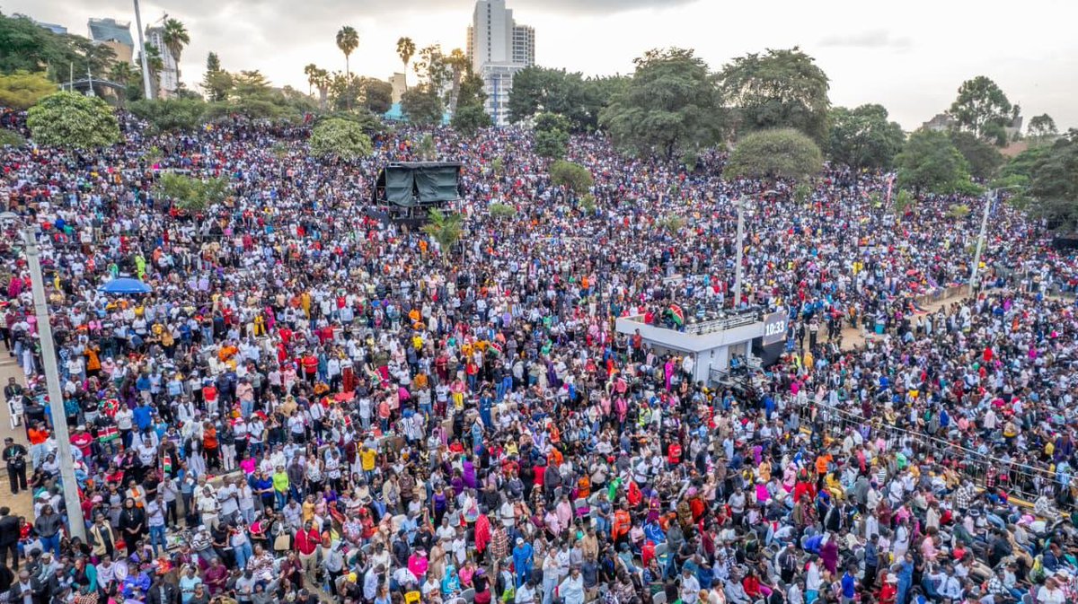 WilliamsRuto's tweet photo. This is one of Africa's largest gatherings of worship, prayer and Biblical teaching - five days of spiritual nourishment and the coming together of believers from across the continent. https://t.co/201qb37gmb