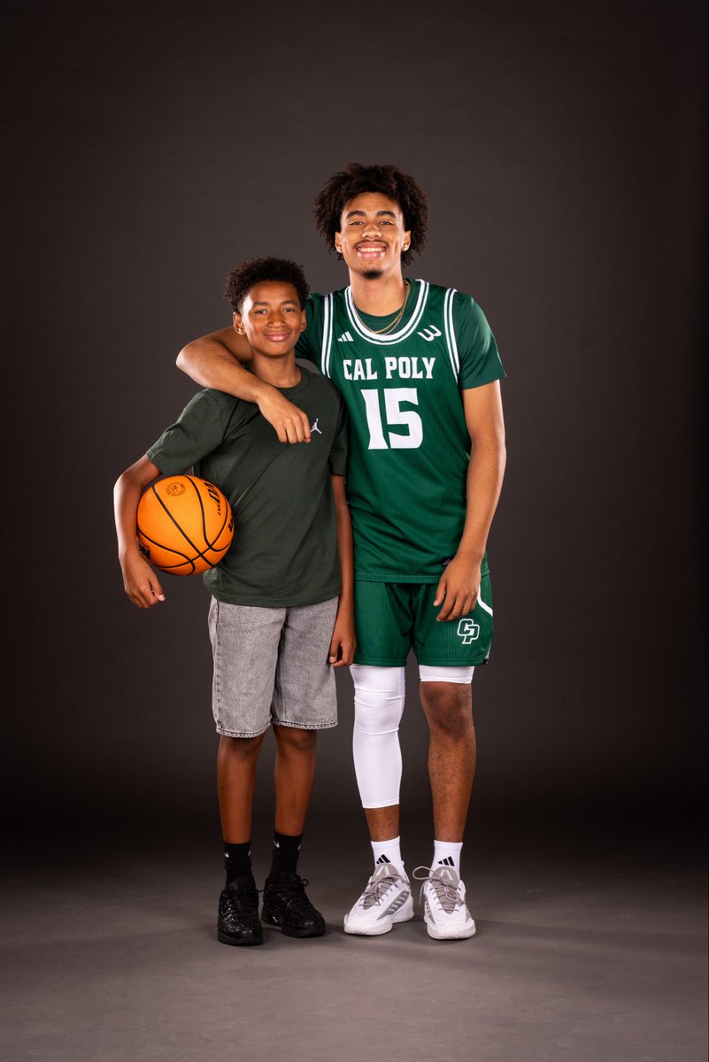 zaire_rasshan's tweet photo. go mustangs??ππ#notcommitted #officialvisit https://t.co/Ovi2xMYpFV