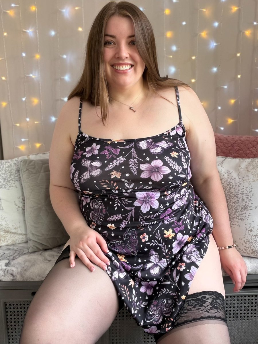 mistresskyle_80's tweet photo. 𝘊𝘰𝘯𝘴𝘪𝘥𝘦𝘳 𝘦𝘷𝘦𝘳𝘺 𝘵𝘳𝘢𝘯𝘴𝘢𝘤𝘵𝘪𝘰𝘯 𝘢 𝘱𝘳𝘪𝘷𝘪𝘭𝘦��𝘦 𝘵𝘢𝘹 𝘧𝘰𝘳 𝘦𝘹𝘪𝘴𝘵𝘪𝘯𝘨 𝘪𝘯 𝘮𝘺 𝘰𝘳𝘣𝘪𝘵 🧎😈 https://t.co/X4JKju6cxv