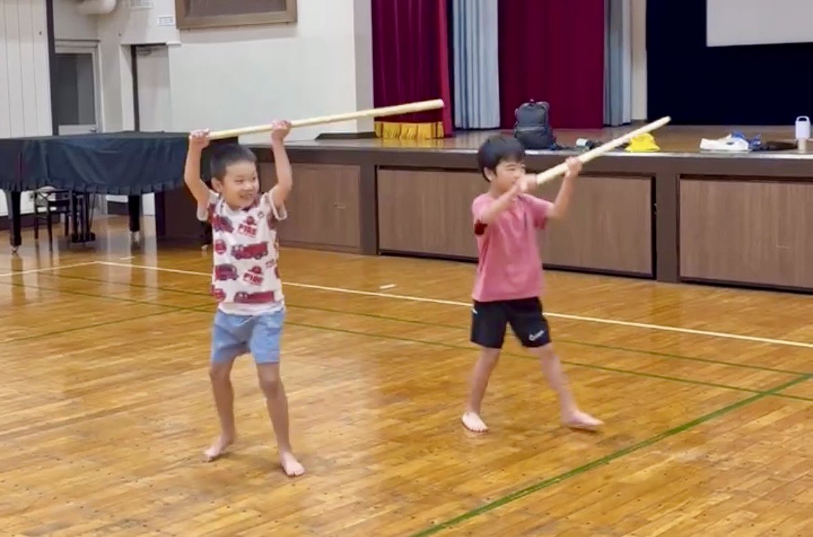 busenkai_jp's tweet photo. 2026/9/1 笄小学校

【杖術】
突之部　五本
打込之部　五本
片手之部　三本

六之杖

#岩間神信合氣修練会
#合気道
#笄小学校 https://t.co/ATHQig50Wf