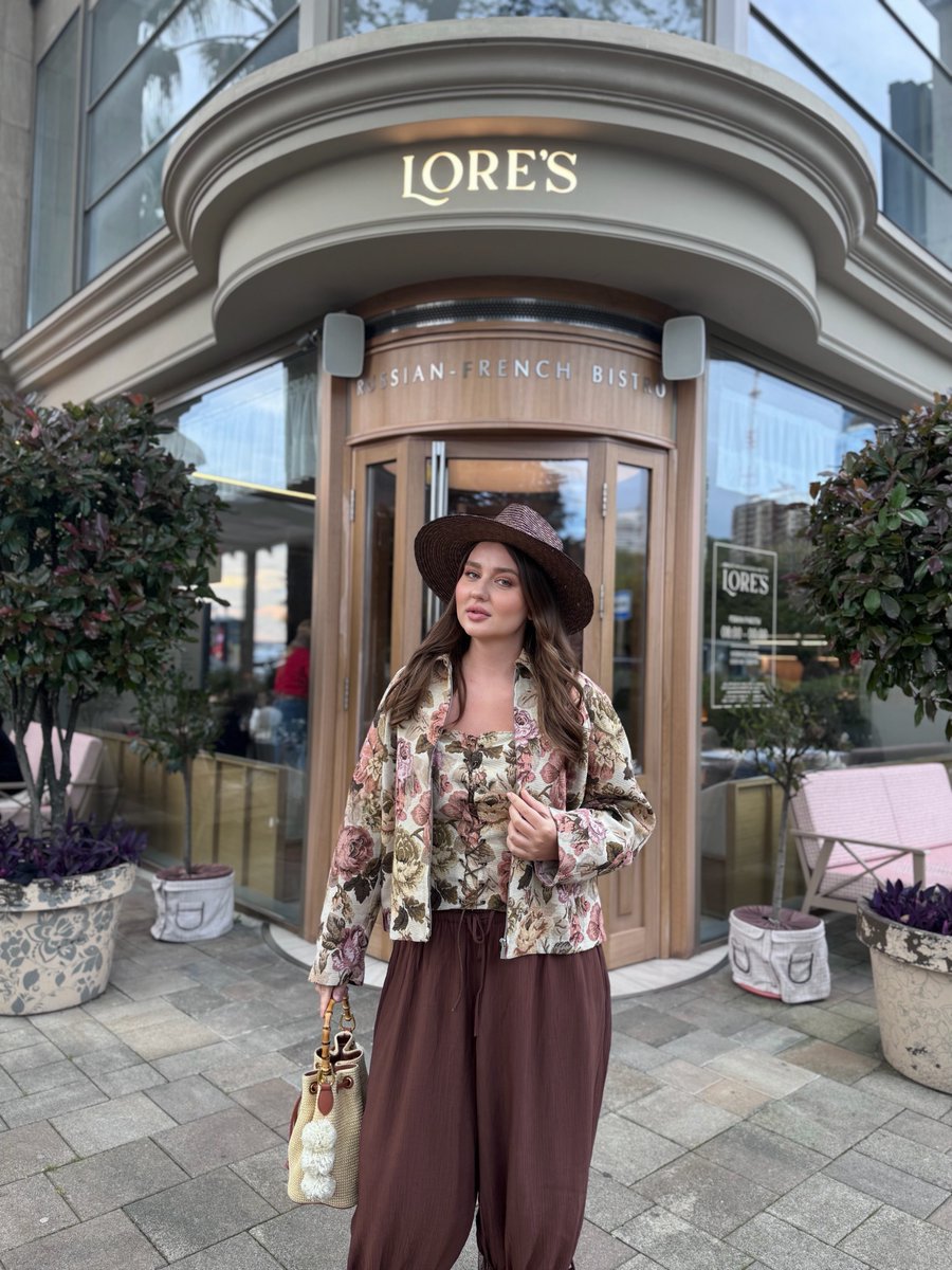 Bxffha's tweet photo. Boho and vintage style at Russian-French bistro Lore’s in Sochi. https://t.co/e4bB5BdW8O