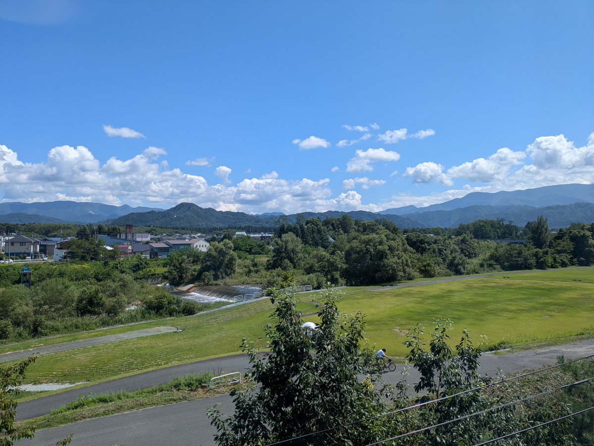 kome_chan7's tweet photo. ホテルついた！

いい眺めや！ https://t.co/RhK45WDNnR