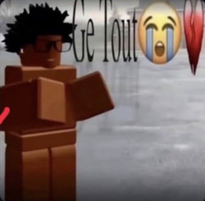 freepapsmears's tweet photo. when the professor lets you use any company for the assignments so he receives a second roblox centered assignment https://t.co/oL1dgf4dsv