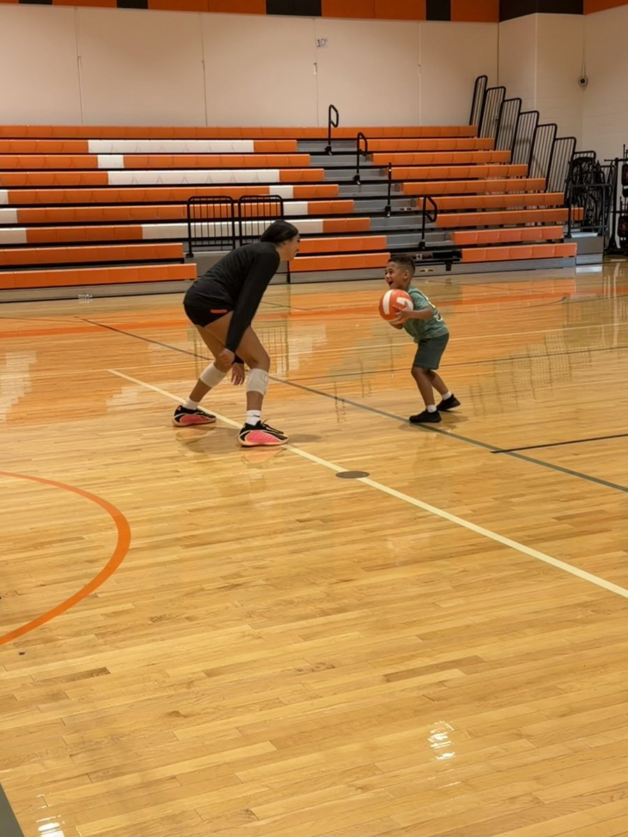 DrFogieAP's tweet photo. A special place in my heart for all the athletes that take on my kiddos like their little siblings! Something about them bulldogs! @CoachHenzler #Family https://t.co/56uoydhqPm