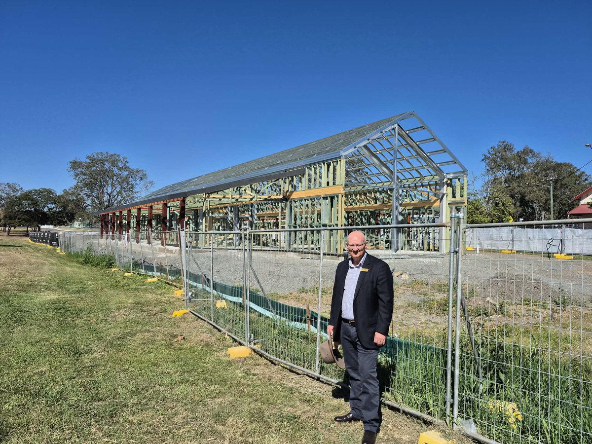 ShayneNeumannMP's tweet photo. A fantastic morning spent at the Toogoolawah Market Day and Town Celebration. 

It was great to see the site of the new library and cultural centre as well. 
#auspol https://t.co/dDyTKglhtJ
