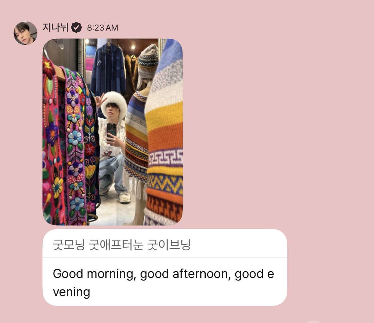 Yaya_iKONIC's tweet photo. Jinhwan sent his greetings to all iKONICs. No one left behind 🤣🤣 https://t.co/nuokPtpWuA