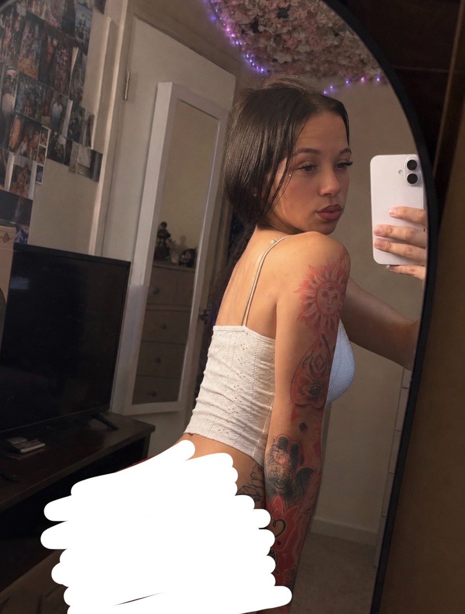 goddessfayeeeee's tweet photo. Come “Hi” and I’ll send the real photo 😘 #sexy #tattoos #pretty #petite https://t.co/NARiz8JWMN