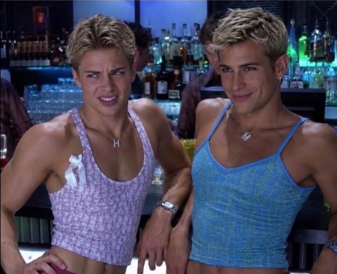 funnygayme's tweet photo. gays checking out the same guy https://t.co/luDaiSBQoc