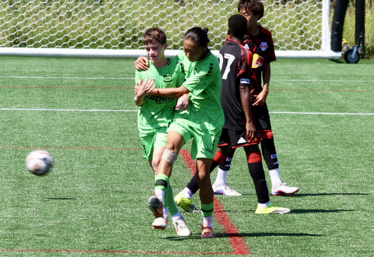 RyanFernandez40's tweet photo. Having fun with my team!!!
#ryanfernandez #cedarstarsacademy #forevergreen #teamwork #funtimes https://t.co/FplGxRMJEF