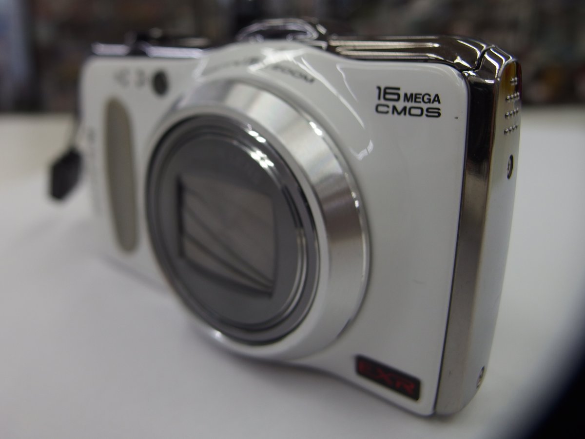 動作品】FUJIFILM FinePix F550EXR ホワイト レトロ Amazon | FUJIFILM