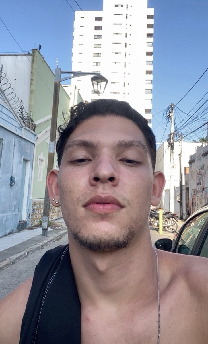 brieljulin's tweet photo. A boquinha ou o cuzinho? 
https://t.co/LJsIHQ7zYy https://t.co/NSplgyMCyv