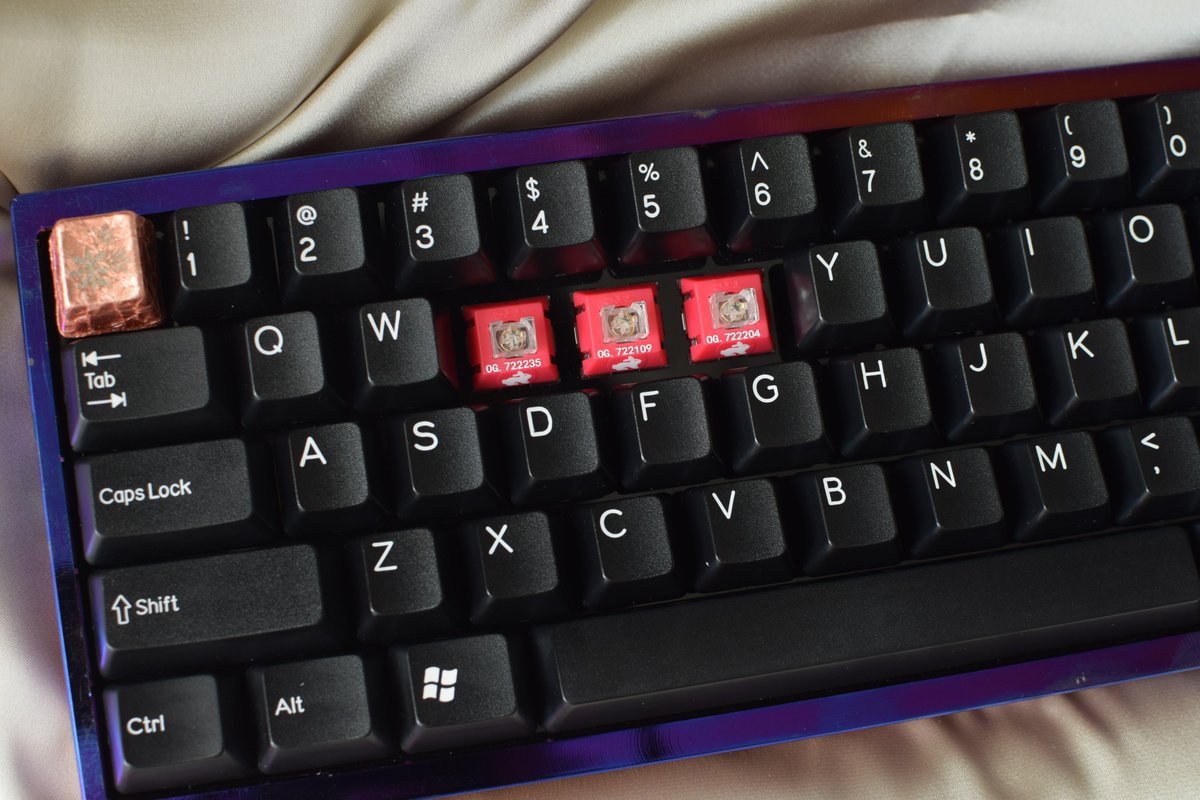 TTCswitch's tweet photo. TTC lego-style Rabbit Keyswitch
Silent and fast🔥

Spec 👇
--Initial force: 42gf
--Total travel: 3.8mm
--Pre travel：1.2mm
--Type：Linear
--Life：100 Million
--Upper housing: PC
🛒https://t.co/7T4mrTMQQv
#ttc #keyboardswitches #linearswitch #silentswitches #mechanicalswitches https://t.co/1MclIbese4