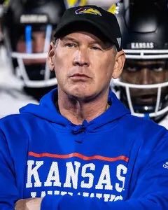MikeVernonn's tweet photo. DEVELOPING: Kansas unveiled a trick two-point conversion against LIU and it didn’t work.

I actually think this helps KU. Future opponents will now have to waste valuable preparation time defending a play that apparently isn’t very good. #KUfball #RockChalk https://t.co/KENpsMxGjL