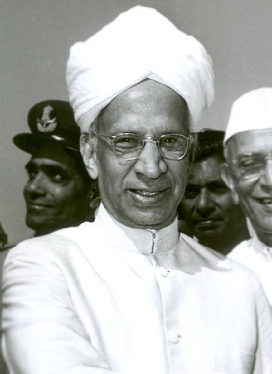 Krushnaprasad77's tweet photo. 𝗧𝗵𝗲 𝗿𝗶𝗴𝗵𝘁 𝘁𝗲𝗮𝗰𝗵𝗲𝗿 𝗰𝗮𝗻 𝗹𝗲𝗮𝘃𝗲 𝗮𝗻 𝗲𝗻𝗱𝘂𝗿𝗶𝗻𝗴 𝗶𝗺𝗽𝗿𝗶𝗻𝘁 𝗼𝗻 𝗮 𝘀𝘁𝘂𝗱𝗲𝗻𝘁’𝘀 𝗷𝗼𝘂𝗿𝗻𝗲𝘆.
Humble tributes to Dr. Sarvepalli Radhakrishnan–a great teacher, philosopher and former President of India–on his birth anniversary. 🙏
#TeachersDay https://t.co/KkBPgmV5NF