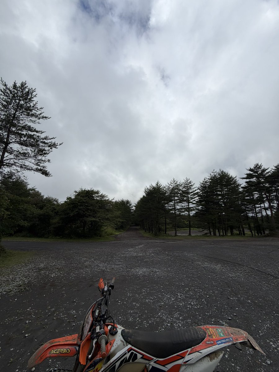 kenzzurro's tweet photo. アサマ
晴れてきたよ https://t.co/5V1WT4f64B