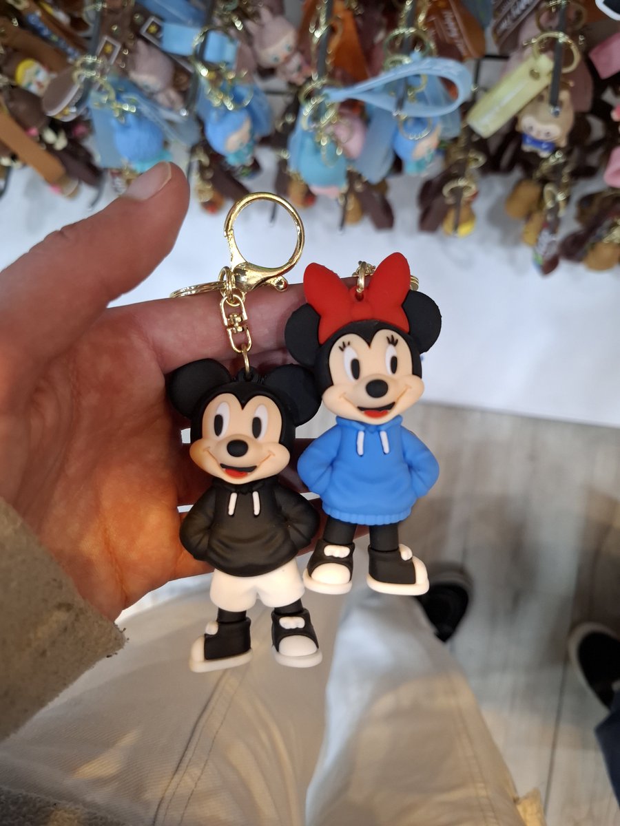 divinetvfuhrer's tweet photo. us? https://t.co/w0HPWkni3c