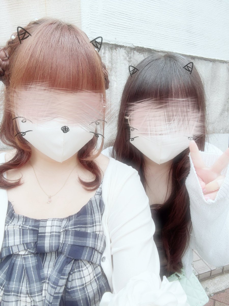 l7tyci's tweet photo. 今日これです茶髪の方が私です😽
見つけたら声掛けてー https://t.co/mwORhpYGgB