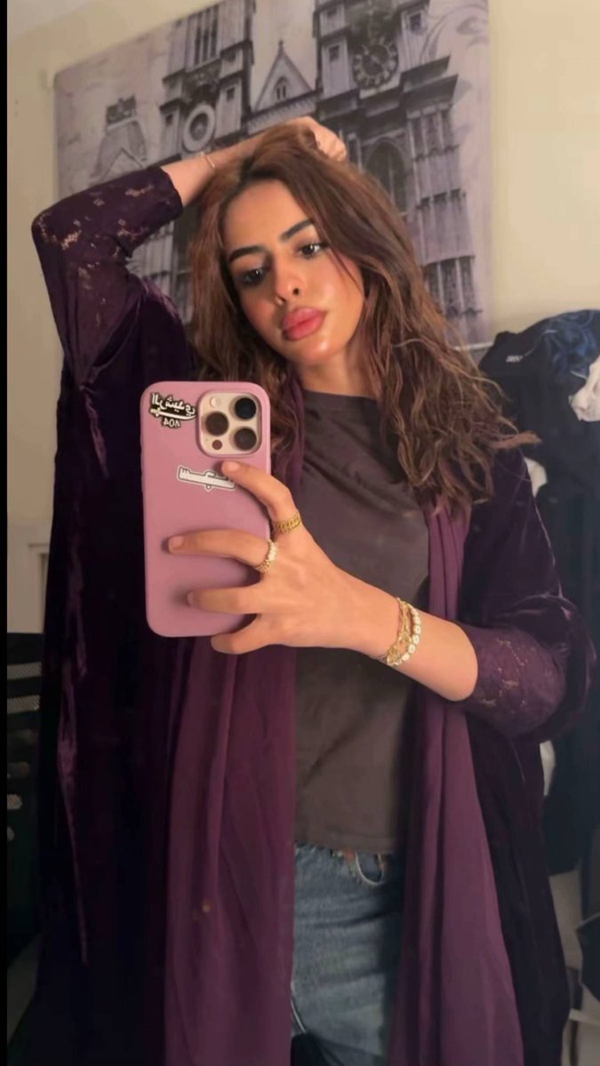 entunn7's tweet photo. دانه الرشيدي فيسها يخنزر😵‍💫😭 https://t.co/nQBWAC0asF