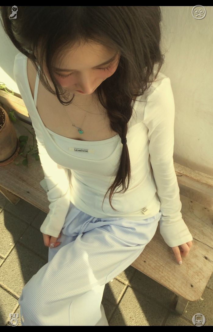 ryota0519's tweet photo. At the food festival, she sampled unusual flavors from around the world. As she went through the correspondence, her eyes welled up, and it dawned on her that her grandmother had remained a constant presence in her life, even from afar—through times when Elara had been complete https://t.co/dAlxX5ejsU
