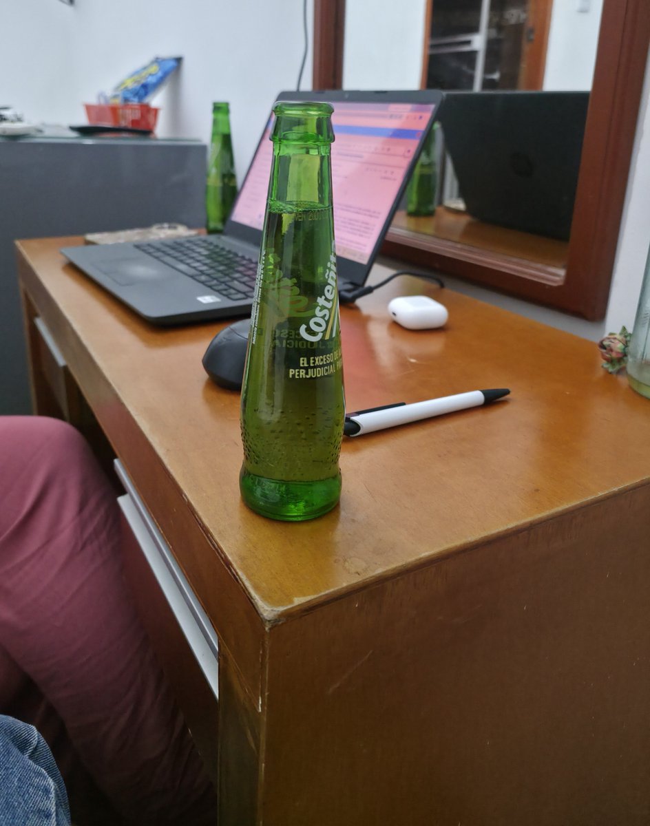Sharonmza's tweet photo. Hoy se entrenó y se trabajó teniendo claro que era viernes 💪🏼🍻 https://t.co/puTV2Q5Tgc