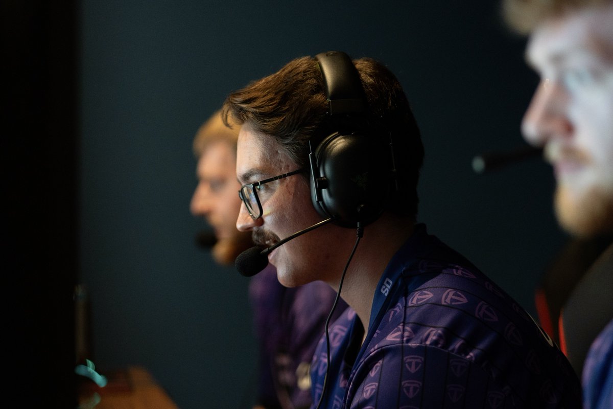 Yung_Dobby's tweet photo. Day 1 of @TPCircuit Champs
#TPChamps
- @Kexrat
-@RavoXHoward
- @TornCliFFy
- @PowerZexe https://t.co/ctyzpv0P6H