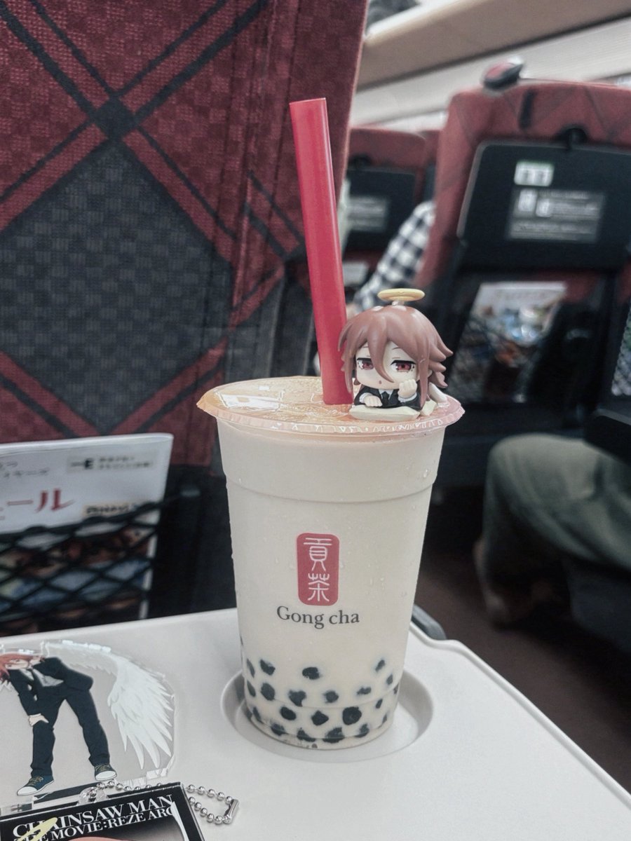 5mayuMa5's tweet photo. 新幹線フォト໒꒱⋆ﾟ

旅行のお供は天使の悪魔くん🪽

#天使の悪魔 #chainsawman #angeldevil https://t.co/vmDB7YUMmu