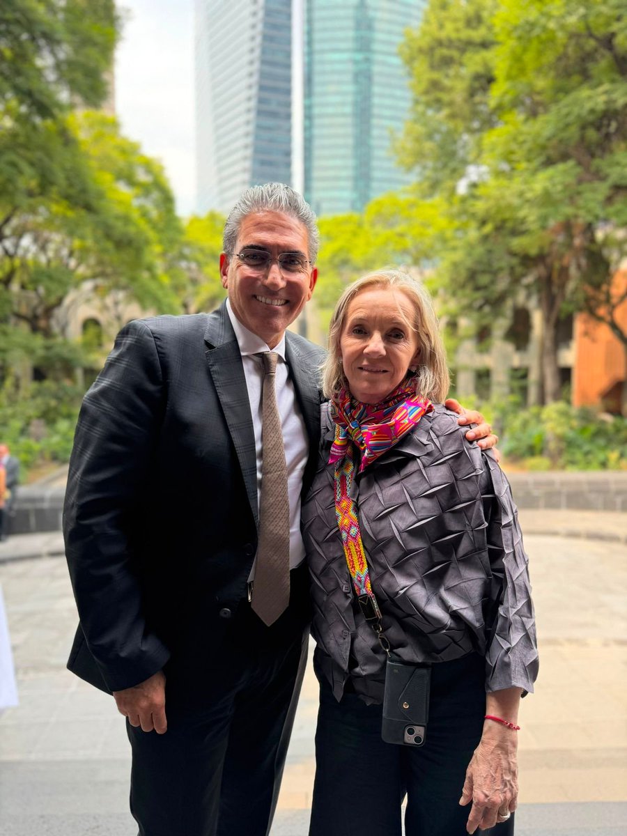 FlavioCarlosRo's tweet photo. Concluimos la 2.ª Reunión Ordinaria del Consejo Nacional de Salud para el Bienestar, liderada por el Dr. David Kershenobich. 🤝

Bajo la visión de nuestra Gobernadora @MaraLezama, coordinamos proyectos para llevar más bienestar a #QuintanaRoo. 🫂

#CuidarEsTransformar 🩺♥️ https://t.co/yMdgQjOpUg