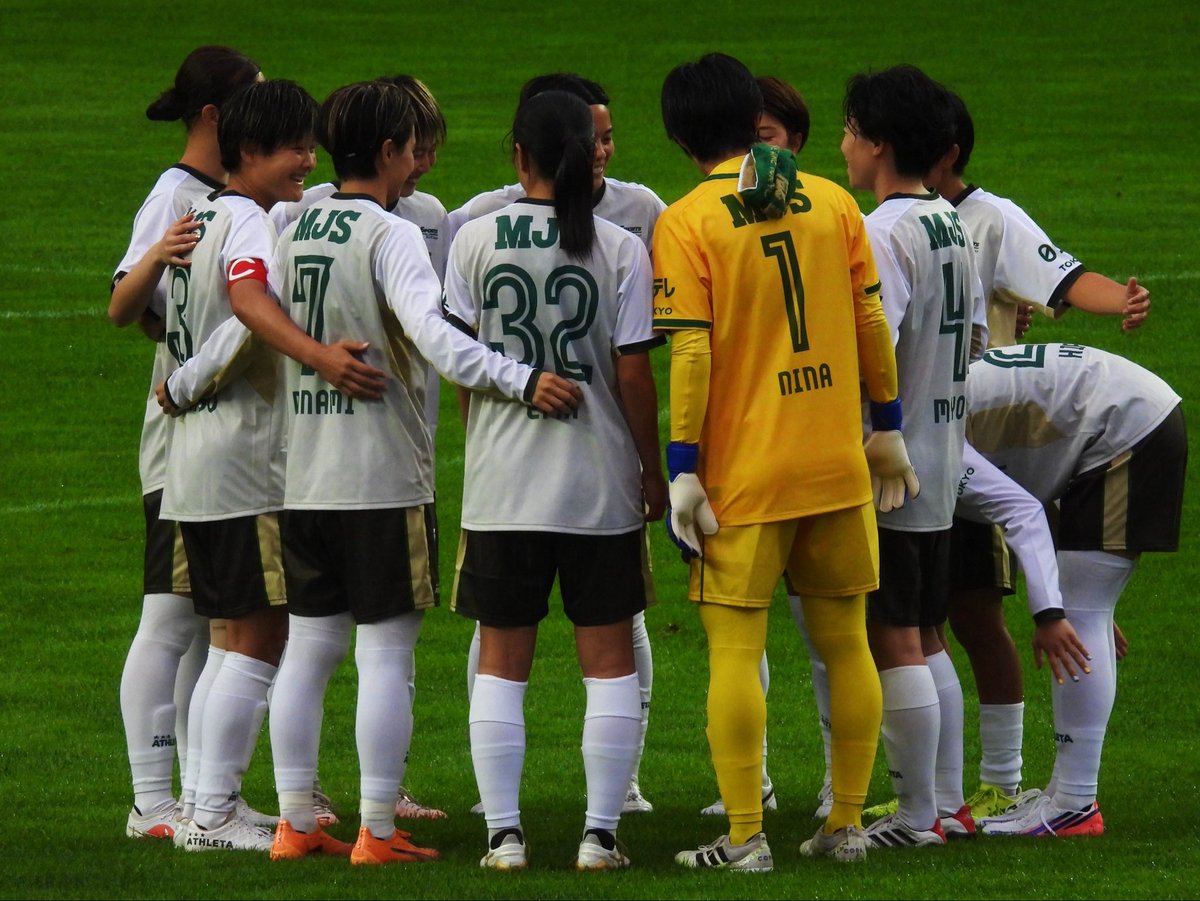 ym_msk221's tweet photo. 今日は大事な1戦。
現地まで行けないけど、
全力でパワー飛ばします🔥
怪我なく楽しめますように！

#WEリーグ #WEフォト 
#日テレ東京ヴェルディベレーザ https://t.co/sET9dskAVe