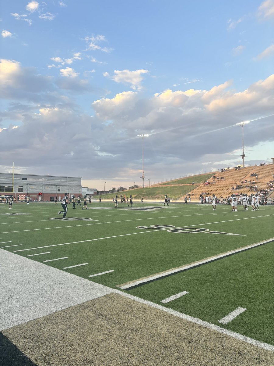 GSilva_TV's tweet photo. A blocked punt TD and a long touchdown reception quickly has @BigSpringSteers up 21-7 over @AndrewsMustangs. 

@NewsWest9Sports | #TXHSFB https://t.co/SMe7gb6wkW