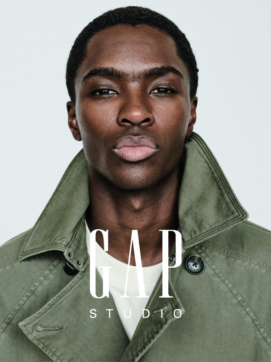 Gap_JP's tweet photo. アルトン・メイソン。For GapStudio.​
その世代を代表する男性スーパーモデルの一人。​
ダンサーとして培った表現力をランウェイで生かし、俳優として映画にも出演。楽曲やスポークンワードの制作にも取り組んでいる。​
そして今回、GapStudioのミューズに。​

詳しくはこちら：https://t.co/eLbXBowzlx
