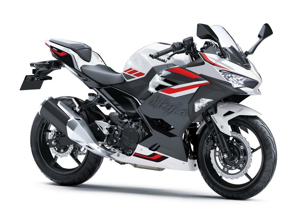 Kawasaki_JPN's tweet photo. 『Ninja 250』『Ninja 400』
2027年モデルは本日9月5日より発売！
シャープなNinjaスタイリングは、スポーツライディングの世界を楽しみたいライダーに理想的な選択肢となっています。

▼カタログ請求はこちら▼
https://t.co/4PvFbkvl1j

#カワサキ #Ninja250 #Ninja400 https://t.co/DYHFH7zfXx