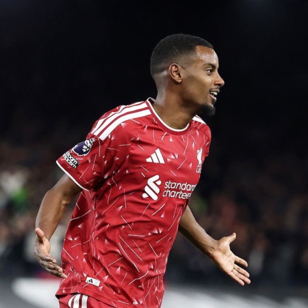 FabrizioRomano's tweet photo. 🔴🇸🇪 Andoni Iraola on Alexander Isak: “He’s a massive player for us… he’s going to produce the numbers”

“My fight with Alex is how he helps the team in other things”. https://t.co/HcairmAD0w