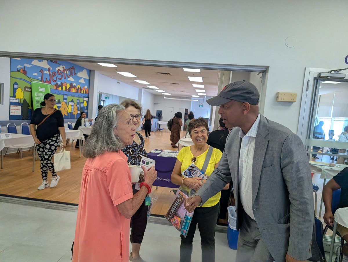 FaisalAHassan's tweet photo. 45 years of wellness and community.
Great to be at the York West Active Living Centre AGM & Open House yesterday. #YWALC #YSW https://t.co/UEDtS7qYx0