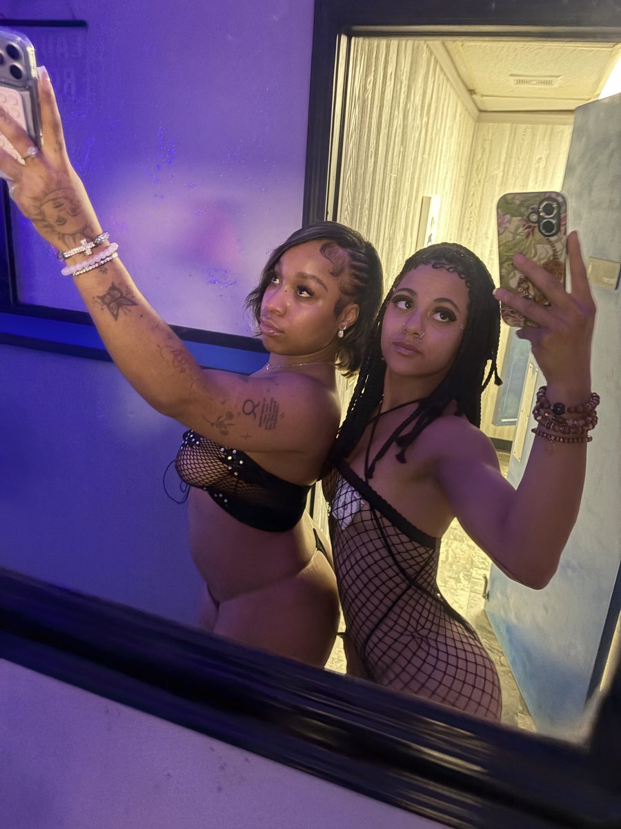 AmikkoRose's tweet photo. 👯🏽‍♀️ #dancer #stripper #outfits https://t.co/r1evJ3x80i