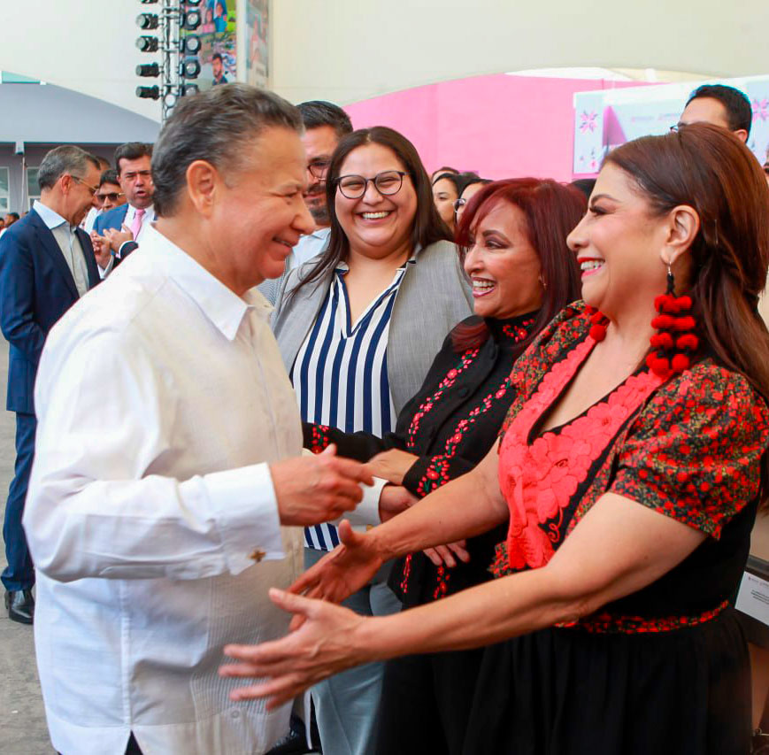 juliomenchaca_'s tweet photo. Gracias a la secretaria @ccurieldeicaza por acompañarnos en representación de nuestra Presidenta, @Claudiashein; a mis compañeras gobernadoras, legisladoras, legisladores y representantes de los tres Poderes.

Con unidad, diálogo y trabajo compartido, Hidalgo fortalece su papel en la transformación de México.

#HidalgoPotenciaEnMarcha