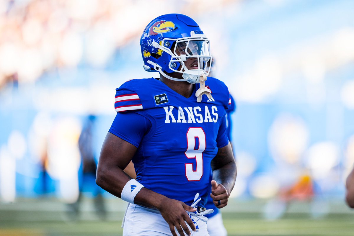 MikeVernonn's tweet photo. Kansas has 9 points through three drives against LIU.

That may look concerning against a team KU should physically overwhelm, but keeping the offense this inefficient gives future opponents almost nothing useful to scout. #KUfball #RockChalk https://t.co/2kjrR8hbNU