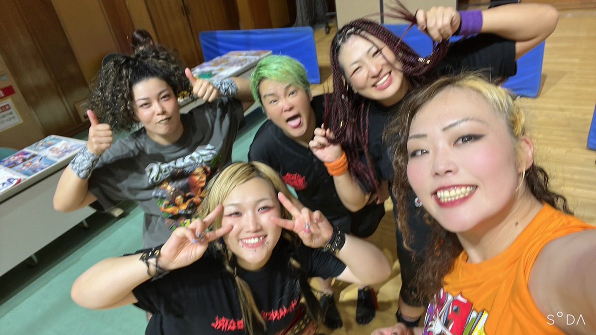 1srmjn6's tweet photo. 本日 #OZアカデミー 福岡大会‼️

年に1度、OZの福岡での宴🎶
サイコーーな大会に #パワゴジ連合 でメインイベントで暴れられるのが1番サイコーーーーー‼️‼️‼️

今日も熱く楽しくうるさく爆裂暴れ回るぜっ✌️
浩代さんと水波さんと御一緒で超うれしい🎶

青木が勝つぜ‼️ぜ‼️

 #ショーンキャプチャー https://t.co/zauExDP4Pk