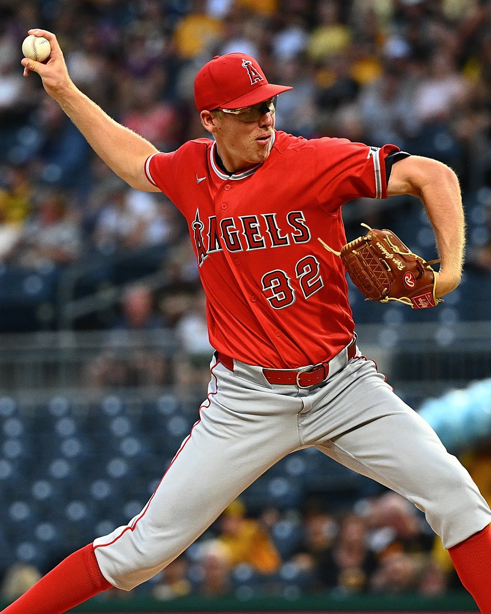 Angels's tweet photo. RJ had himself a day 🫡

6.0 IP | 4 H | 1 ER | 2 BB | 6 K https://t.co/KlBZYiOmcn