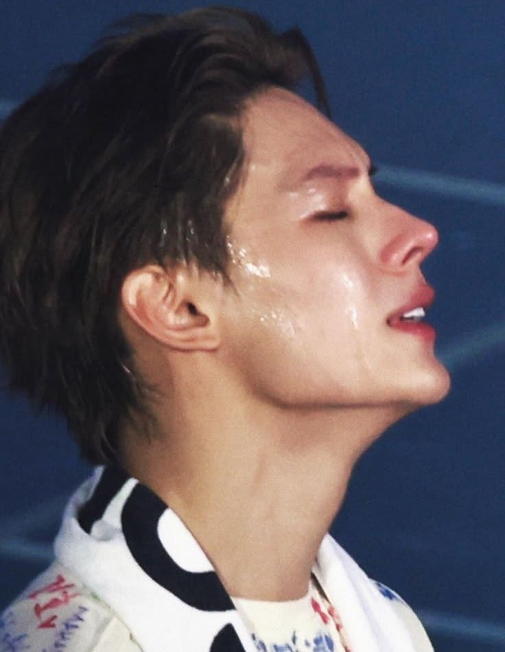 mmmmartintin's tweet photo. 이쯤에서 다시 꺼내보는 레전드눈물제임스
코빨개진게 너무.예쁘고 눈물흐르는거……………… https://t.co/Sn0bf6ihsB