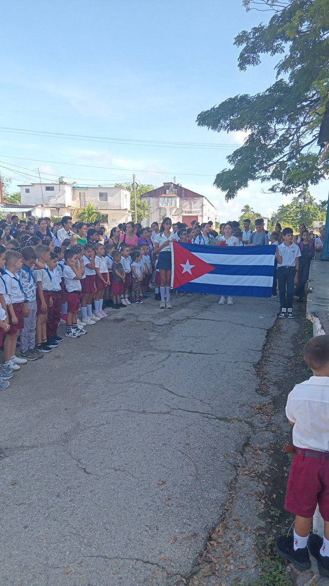 Inspeccdgeplac's tweet photo. #CubaesraFirme  Ni el bloqueo economico financiero  contra nuestro Pueblo  .Ni las campañas  para desacreditar el inicio De nuestro curso escolar 2026 2027 fueron impedimentos para el encuentro del primero de septiembre. #CibaViveyTrabaja #CubaMined https://t.co/lowS7F4RrB