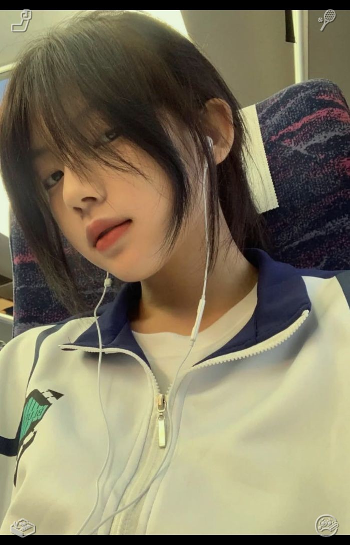 _gablion's tweet photo. 🤦Rapid USB charging for your phone. You possess complete authority to transform an unfulfilling present. Stop attributing your difficulties to outside factors—instead, take concrete steps to reshape your outlook and craft brighter days through your own efforts. https://t.co/A9C88UFyK9
