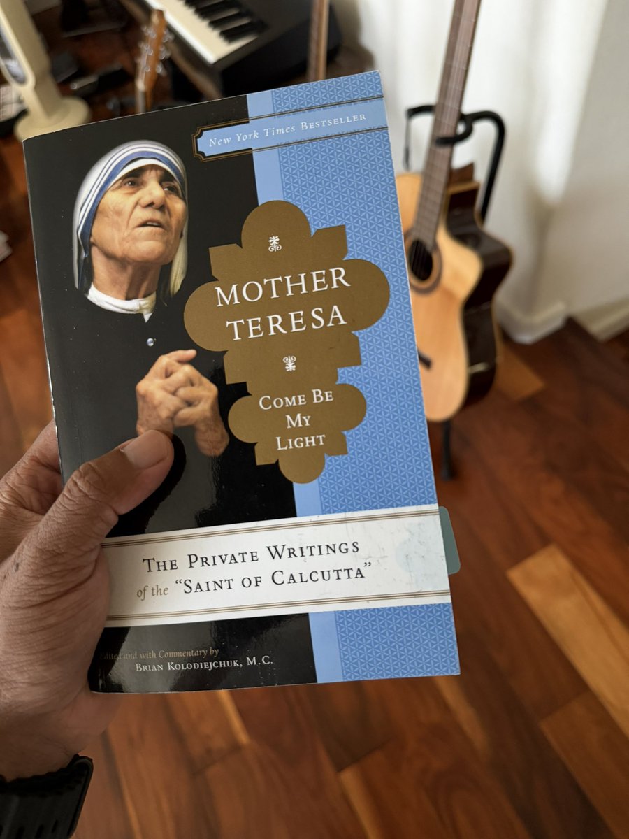 JmDV808's tweet photo. Saint Teresa of Calcutta actually appeared to me in a dream. But, I am silenced unless the dream is real. Happy feast day Mother Teresa. No wonder I went to Church today: Her feast day is today. https://t.co/8aXUUWRGUt