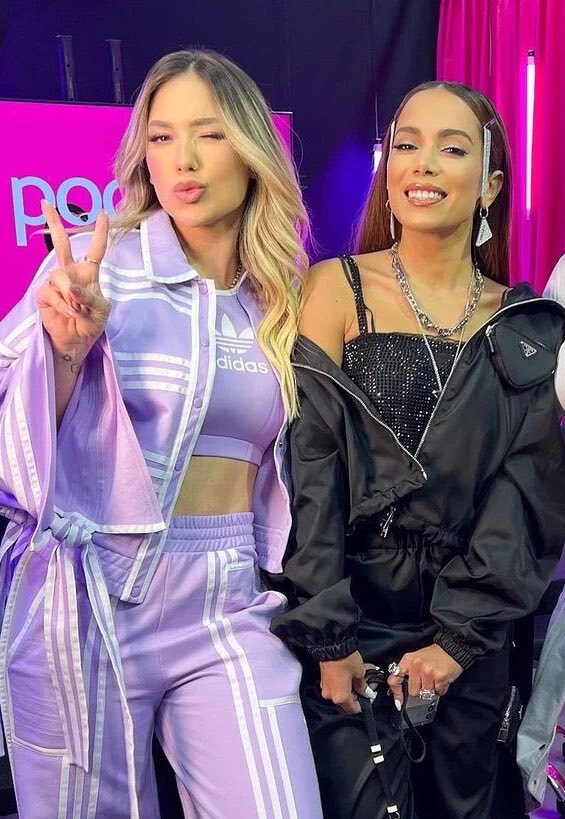 stagepopbr's tweet photo. 🚨 MEU DEUS! A assessoria de Virgínia Fonseca revela que a nova rainha de bateria da Grande Rio não quer que ela passe a coroa pessoalmente.

Segundo a imprensa, Anitta é a nova rainha de bateria da escola de samba e deve ser anunciada oficialmente nos próximos dias. https://t.co/BHcO5G9j17