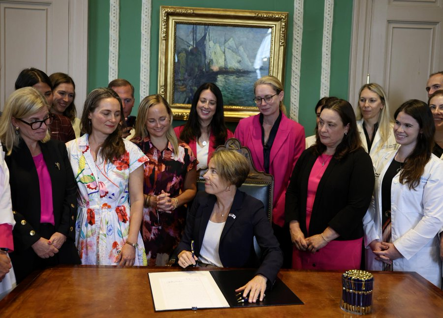 D83Brian's tweet photo. @GerryCallahan On Aug 10, Mass had this coven of witches (and two eunichs), cackling w/ glee over being able to abort kids up to 40 wks.

Now, much of Mass is P.O.'d that one brave &amp; correct man hung the Clancy jury.

Things are rotten in the once great state. https://t.co/04xHL8Qxst