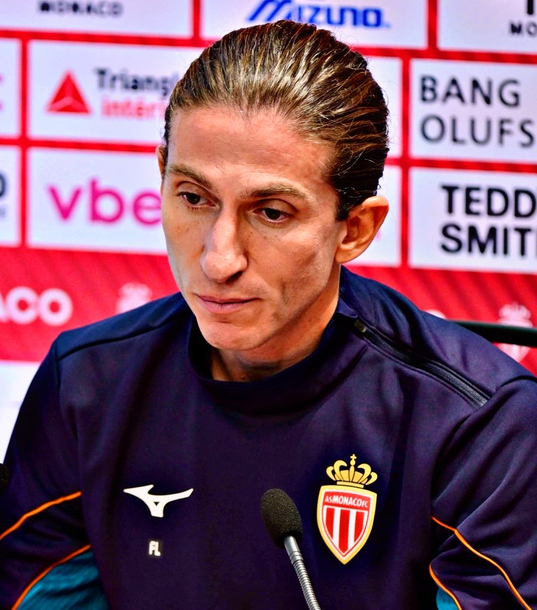 AllFutbolMX's tweet photo. 🚨🇫🇷🇲🇨 NEW: AS Monaco head coach Filipe Luís was full of praise for Erik Lira and revealed just how highly he rates the Mexican midfielder.

The 26-year-old could also still join the Ligue 1 club in the winter transfer window. 🤯✈️

“Lira is a top player. He’s at a European level, a different kind of player. He makes the team play and has leadership qualities. 

He couldn’t join us this time, but I’ll keep pushing to sign him in every transfer window.

I always want great players by my side.” ❤️👏🏼