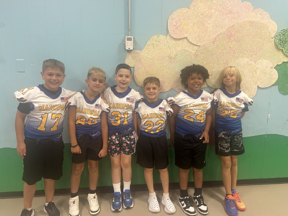 allyfallman's tweet photo. Football Friday @FulmarsFinest GO PAC ! https://t.co/gIurfJHMs8